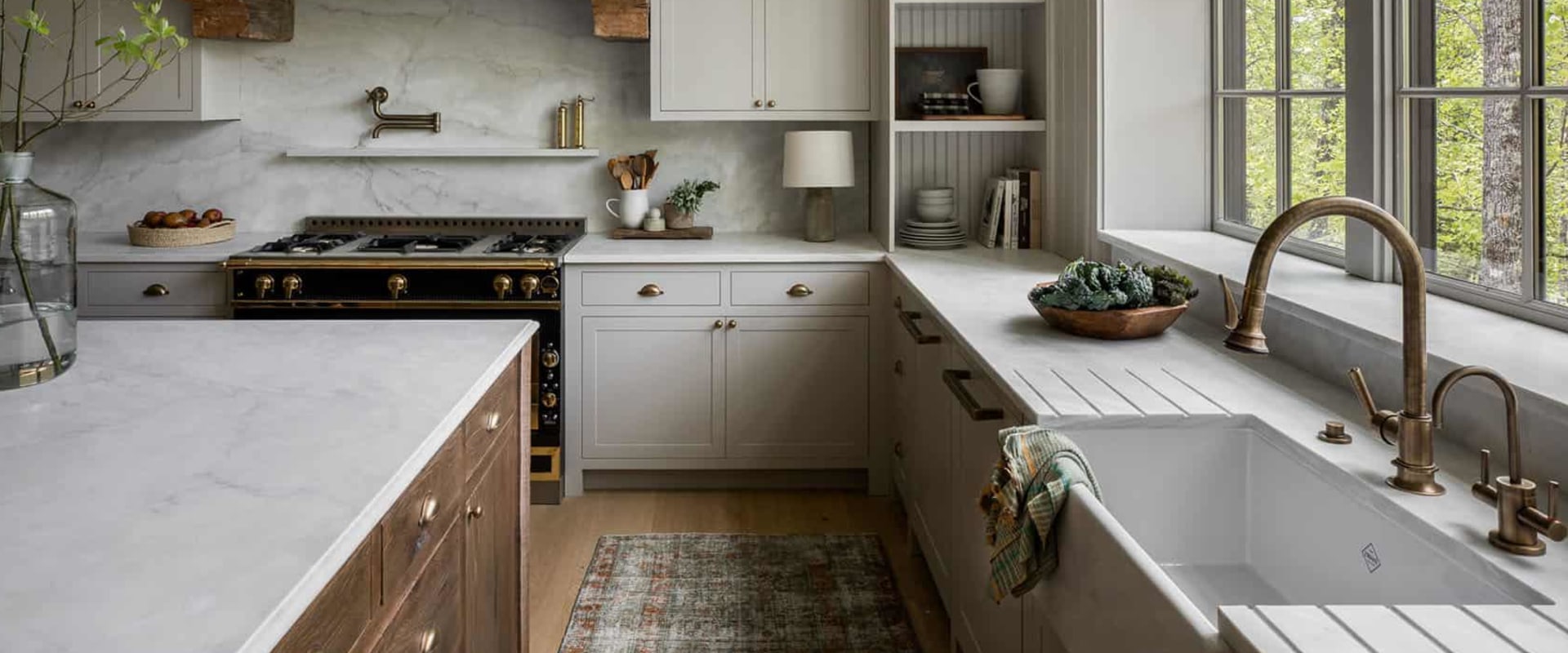 What 2 major appliances do most kitchens have?