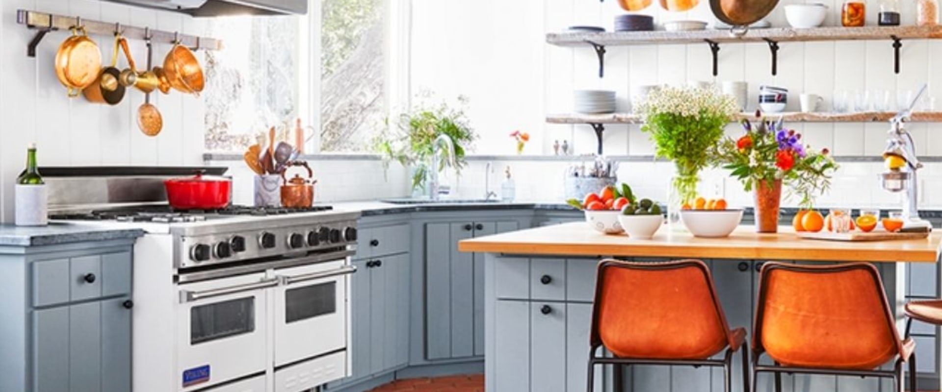 What are 5 appliances in a kitchen?